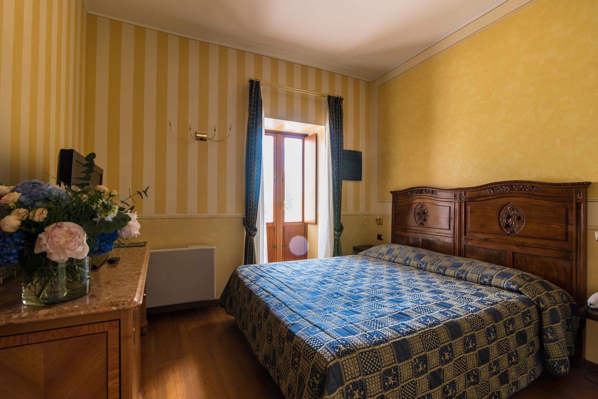 Hotel Porta Del Sole Сойано-дель-Лаго Экстерьер фото