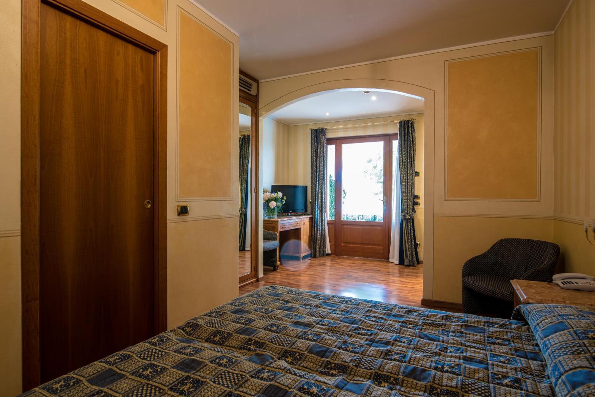 Hotel Porta Del Sole Сойано-дель-Лаго Экстерьер фото