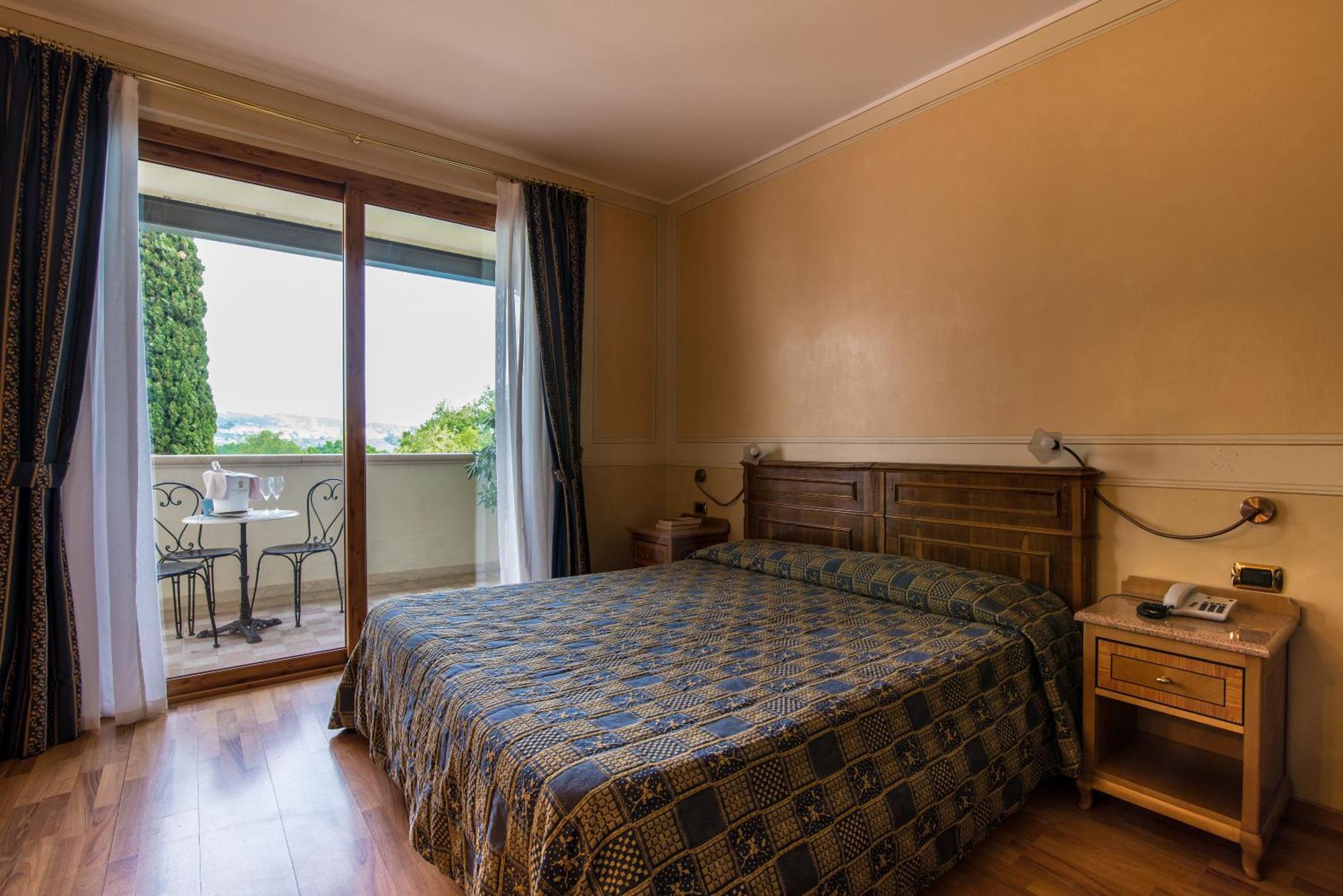 Hotel Porta Del Sole Сойано-дель-Лаго Экстерьер фото