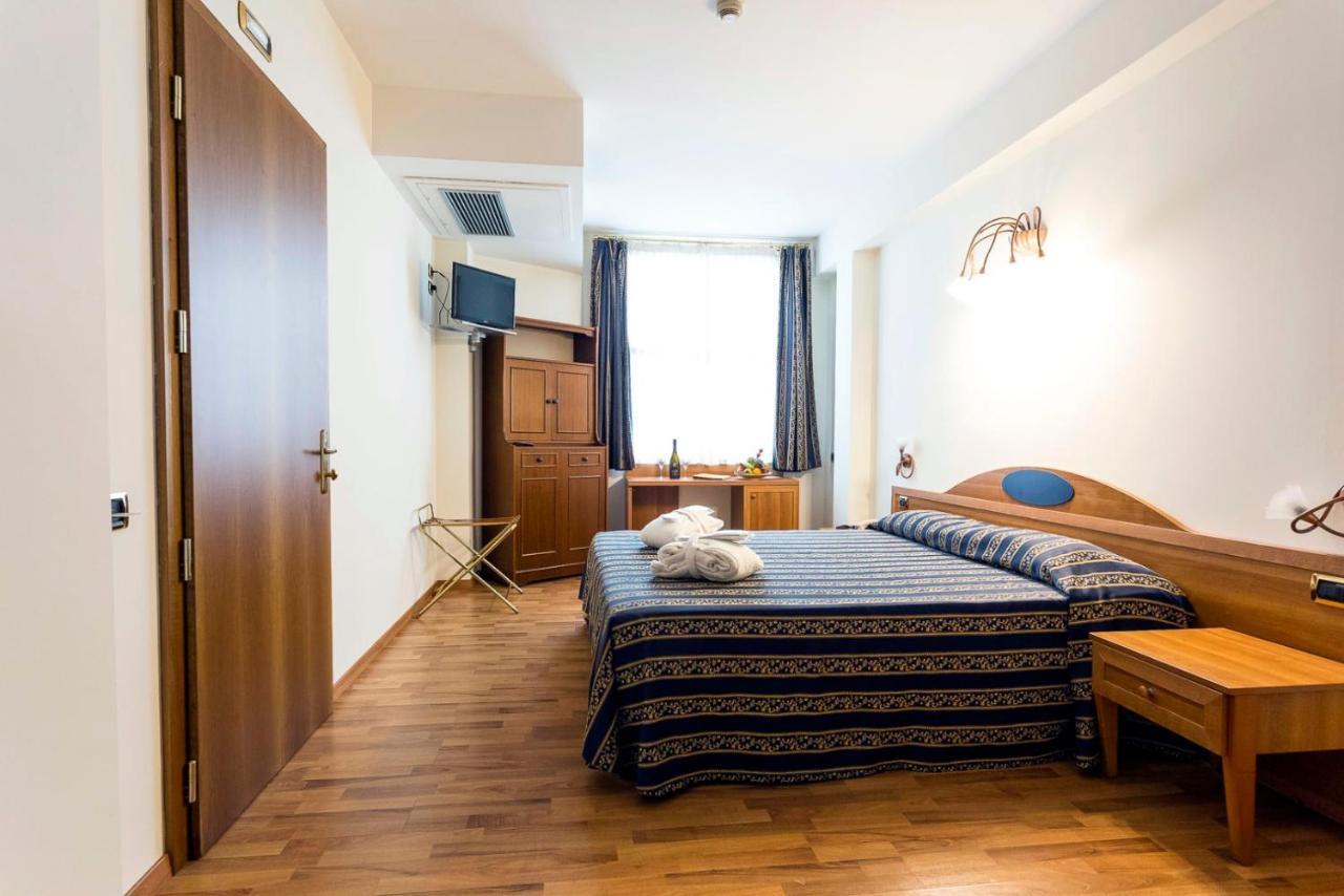 Hotel Porta Del Sole Сойано-дель-Лаго Экстерьер фото