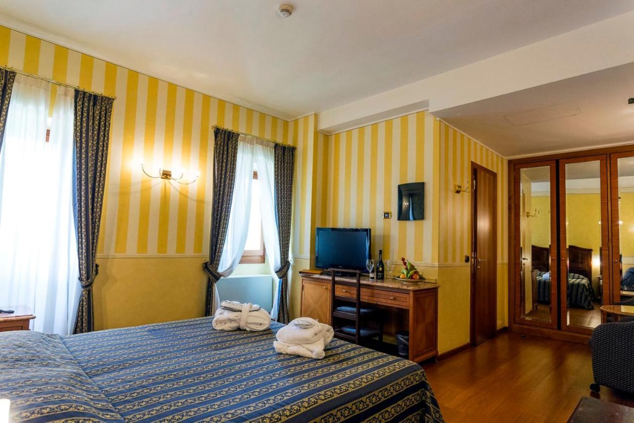 Hotel Porta Del Sole Сойано-дель-Лаго Экстерьер фото